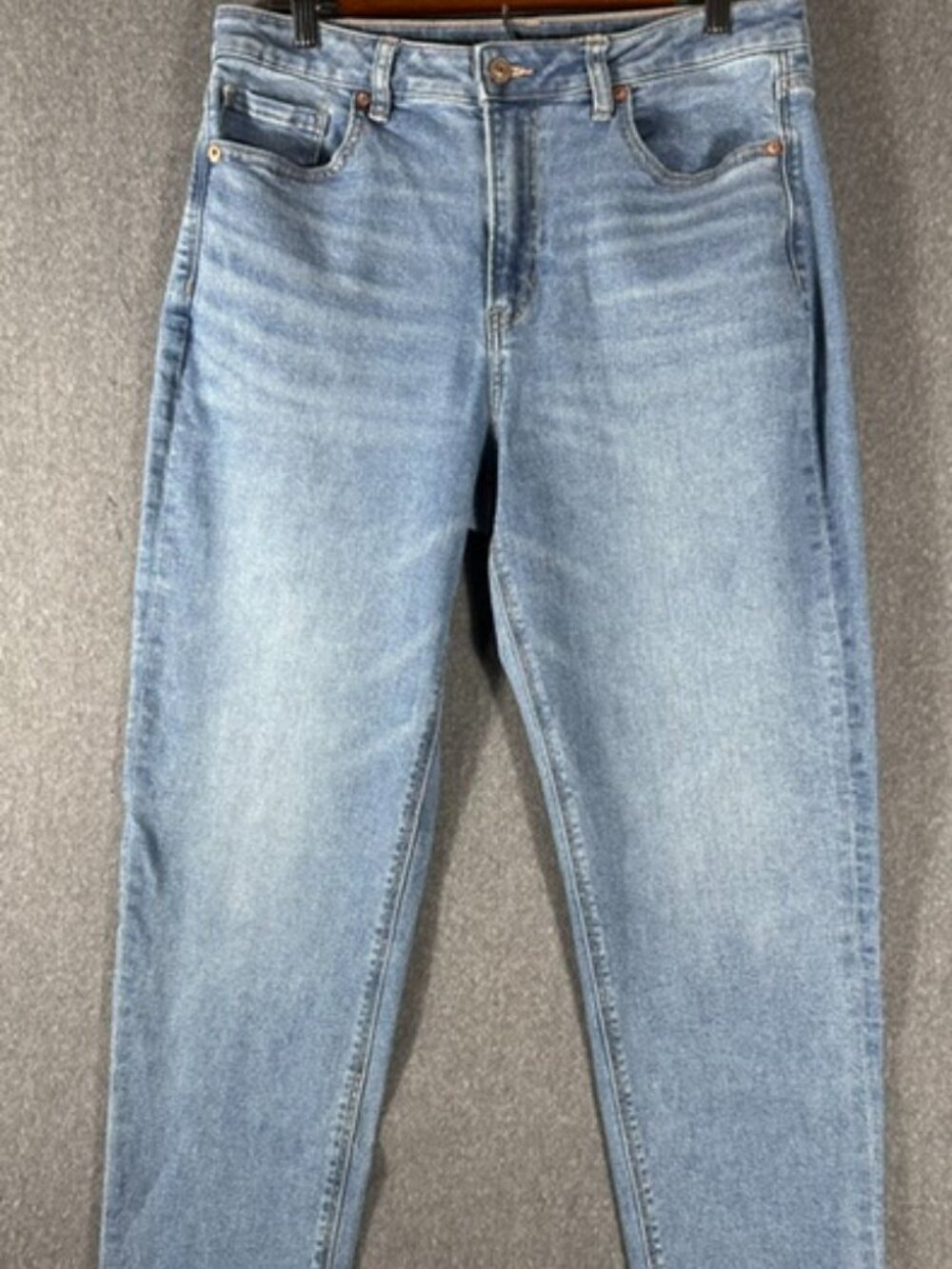 American Eagle Mom Jeans Womens Sz 8 Medium Wash Denim 5 Pocket 31x28 - EUC
